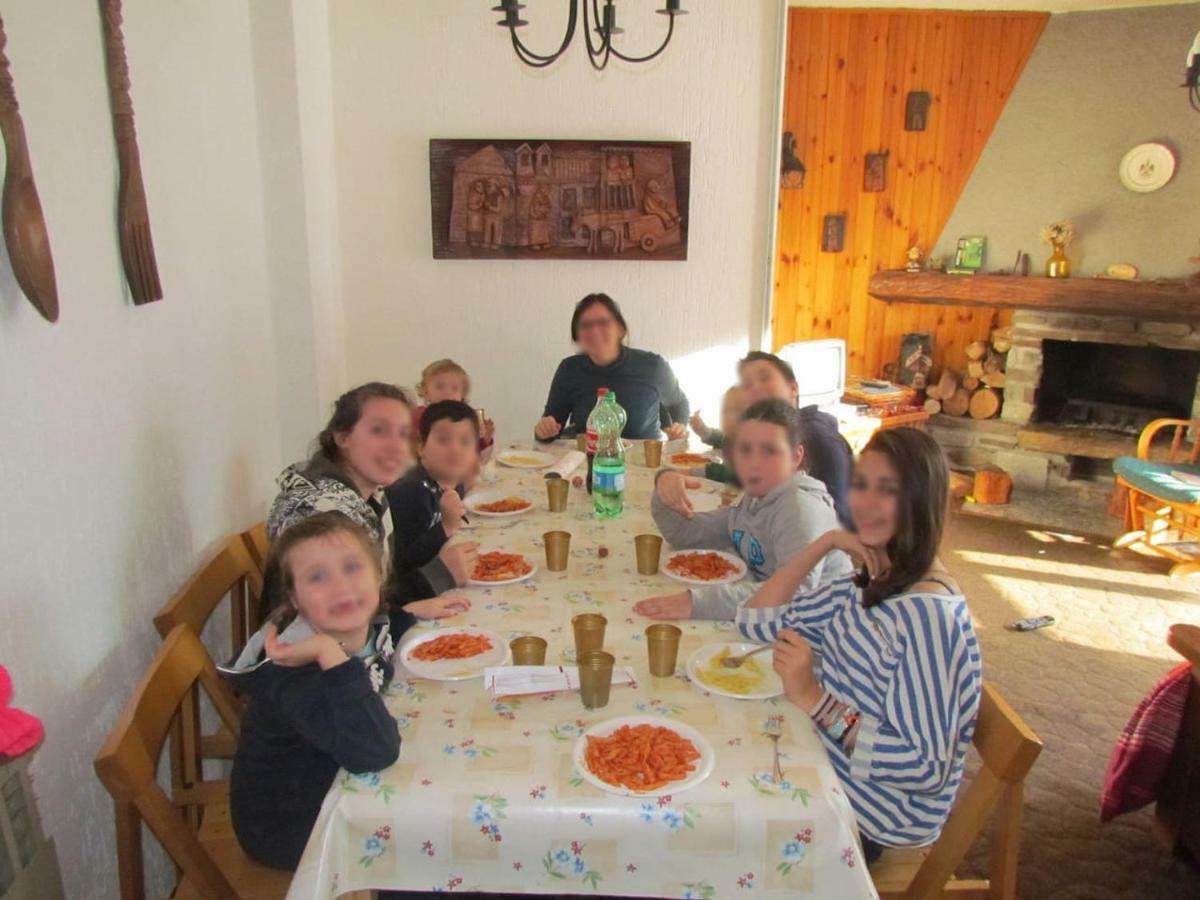 Grande Casa Di Famiglia Apartment Temu Luaran gambar